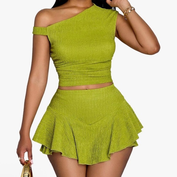 New- One-Shoulder Green Two-Piece Set - Picture 1 of 2